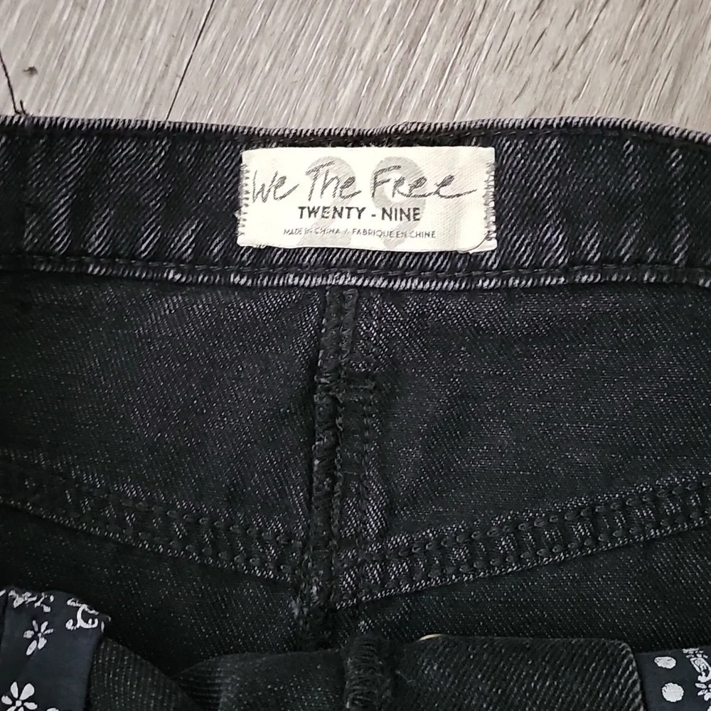 WE THE FREE Black Denim Distressed Skirt. So Cute. Sz 29 Womens!!